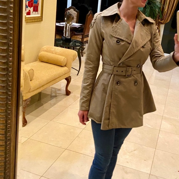 ❌SOLD❌BCBGMaxAzria Trench Coat Size Medium - Picture 3 of 16